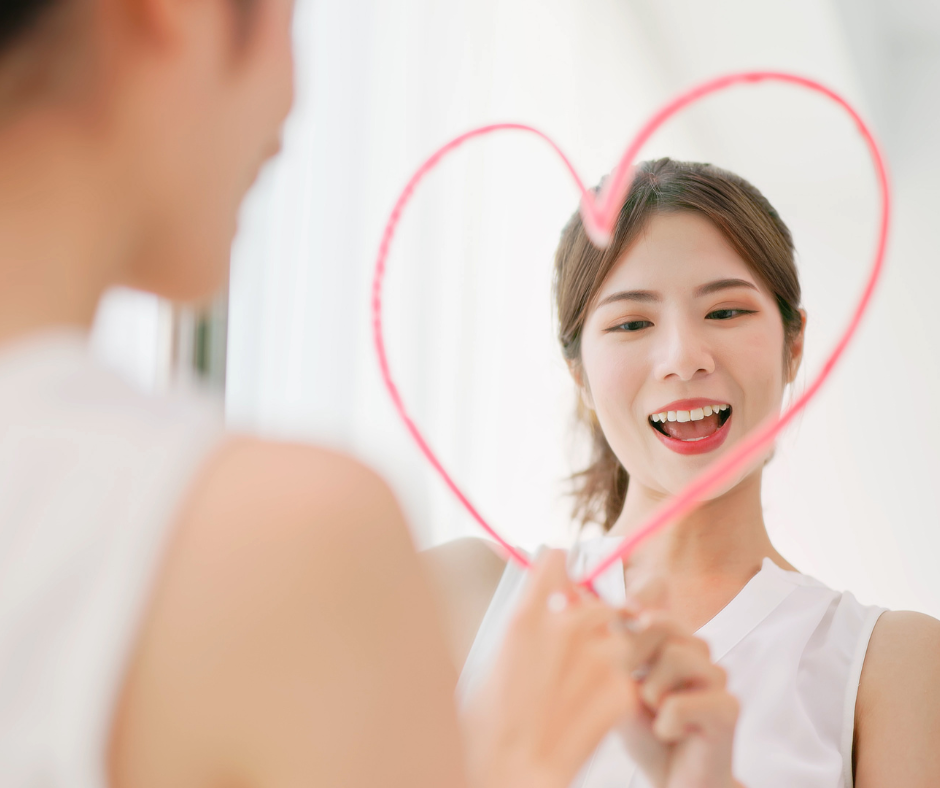 Quem disse que só o espelho tem o poder de fazer você se sentir incrível? Bem-vinda à era da harmonização facial, com autoestima e confiança.